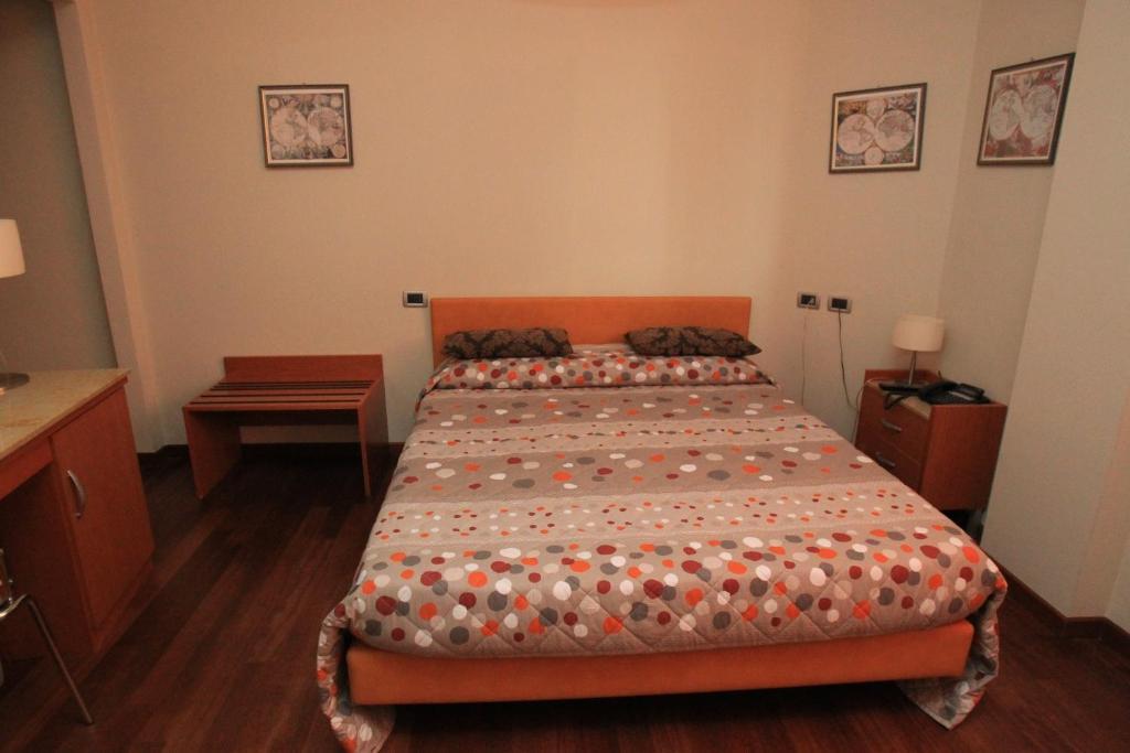 Santa Caterina Hotel Bergamo Phòng bức ảnh